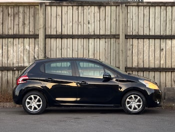 Used Peugeot 208 2014 for sale - 79025347: Photo