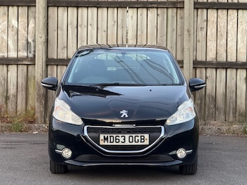 Used Peugeot 208 2014 for sale - 79025347: Photo