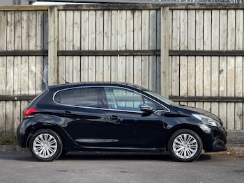 Used Peugeot 208 2017 for sale - 78612453: Photo