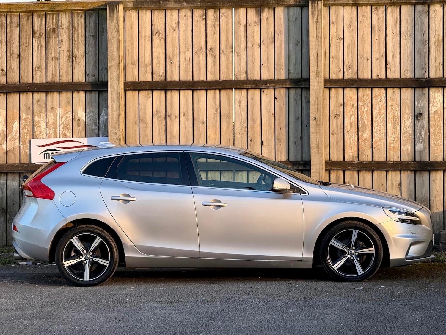 Used Volvo V40 2016 for sale - 77939288: Photo 2