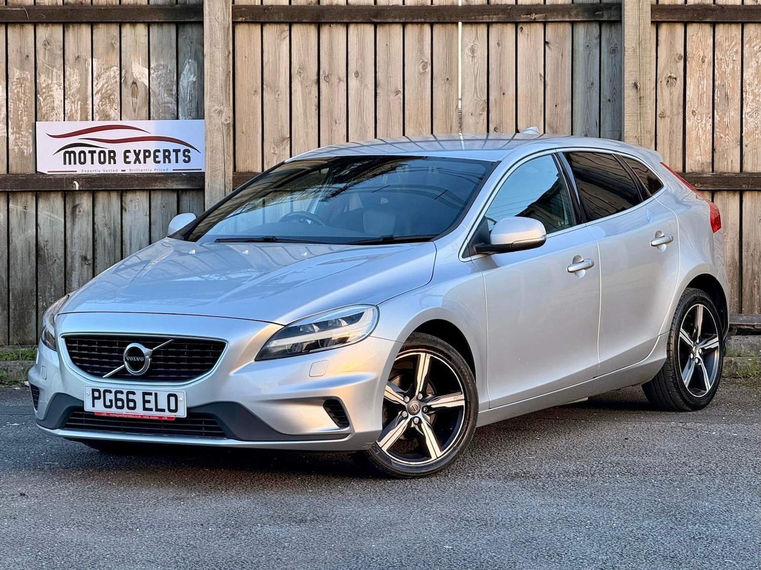 Used Volvo V40 2016 for sale - 77939288: Photo 4