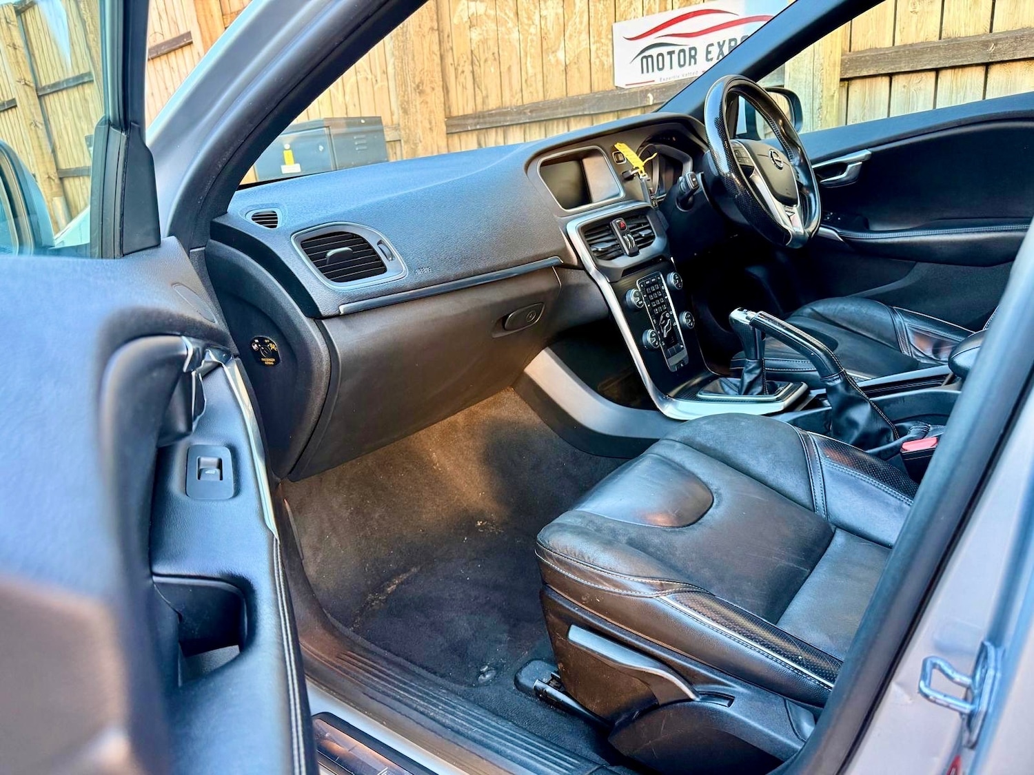 Used Volvo V40 2016 for sale - 77939288: Photo 9