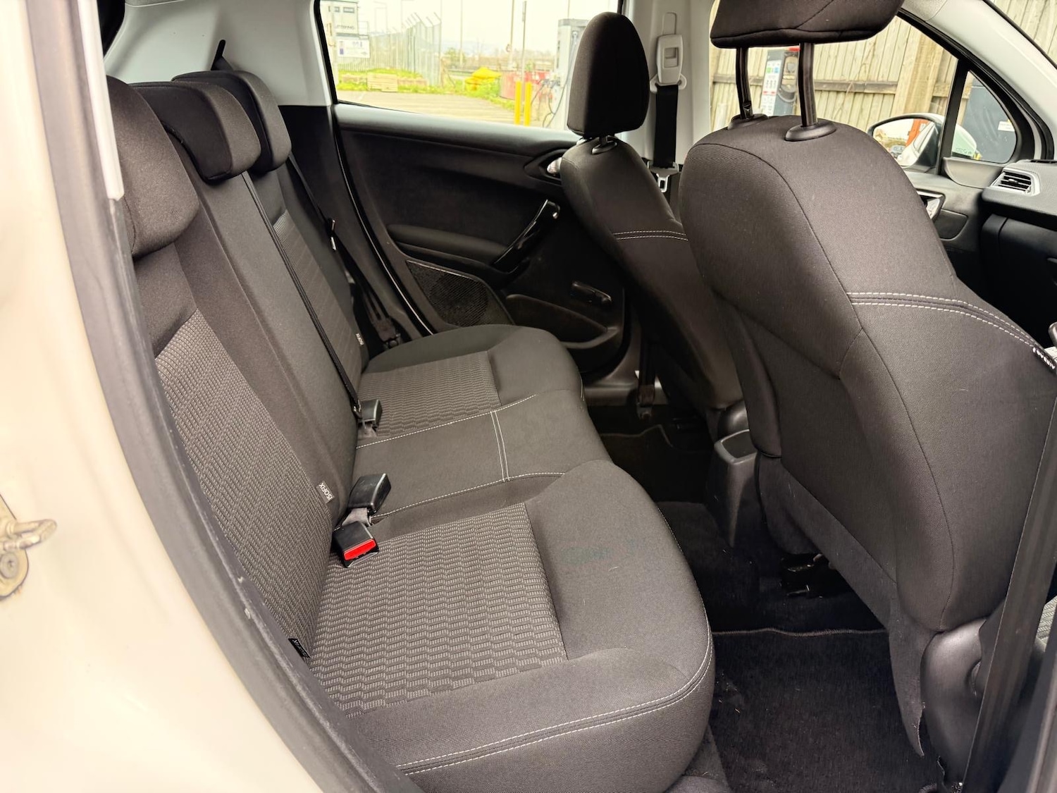 Used Peugeot 208 2016 for sale - 77760646: Photo 18