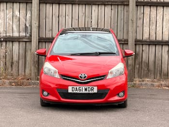 Used Toyota Yaris 2011 for sale - 79630149: Photo