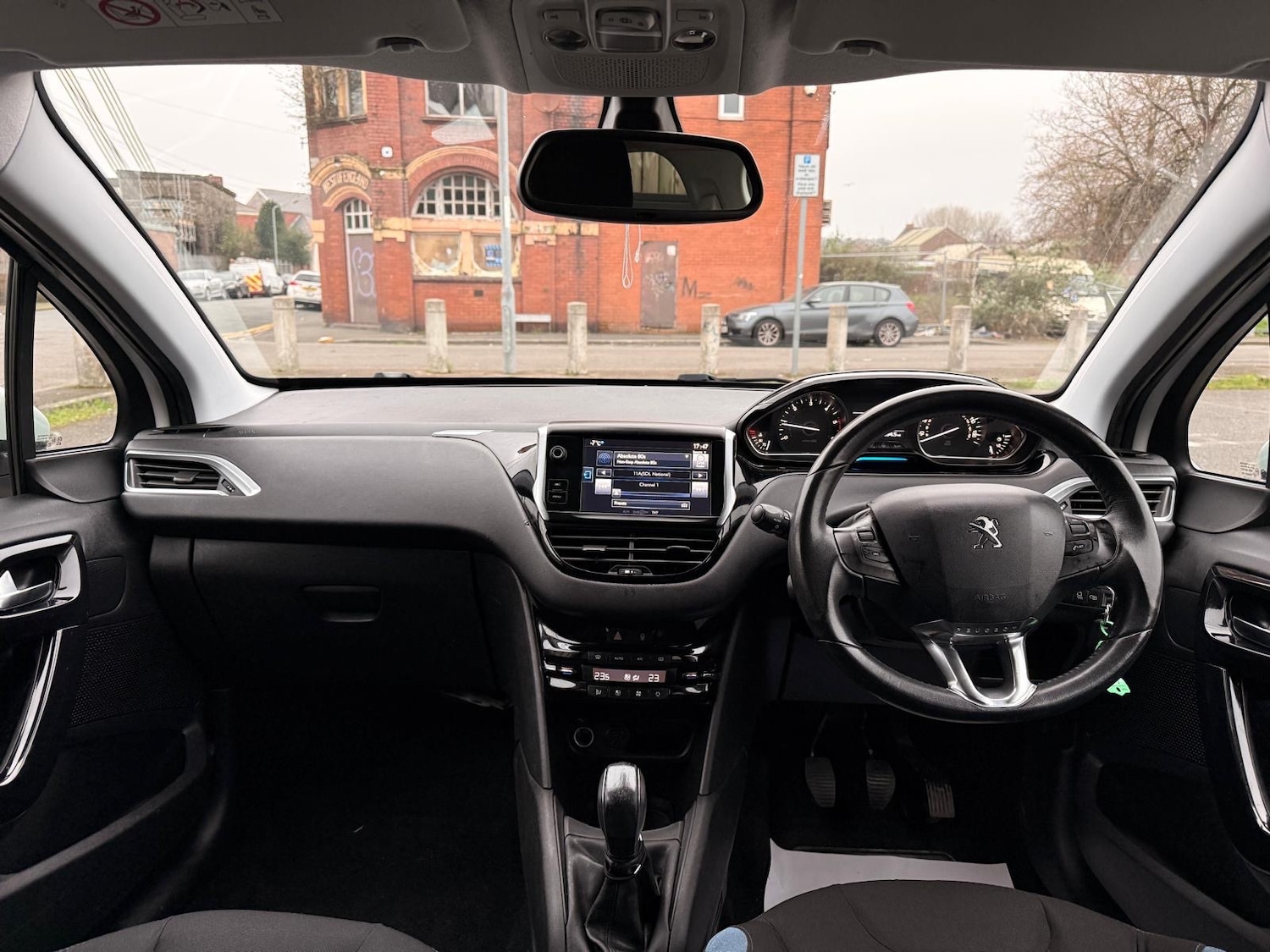 Used Peugeot 208 2014 for sale - 77793086: Photo 19