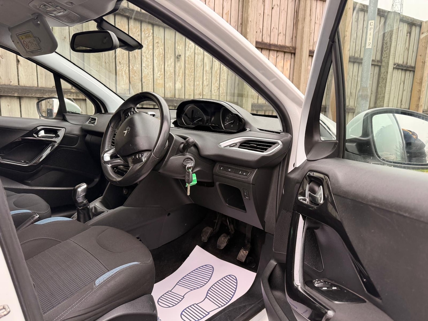 Used Peugeot 208 2014 for sale - 77793086: Photo 28