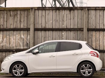 Used Peugeot 208 2014 for sale - 77793086: Photo