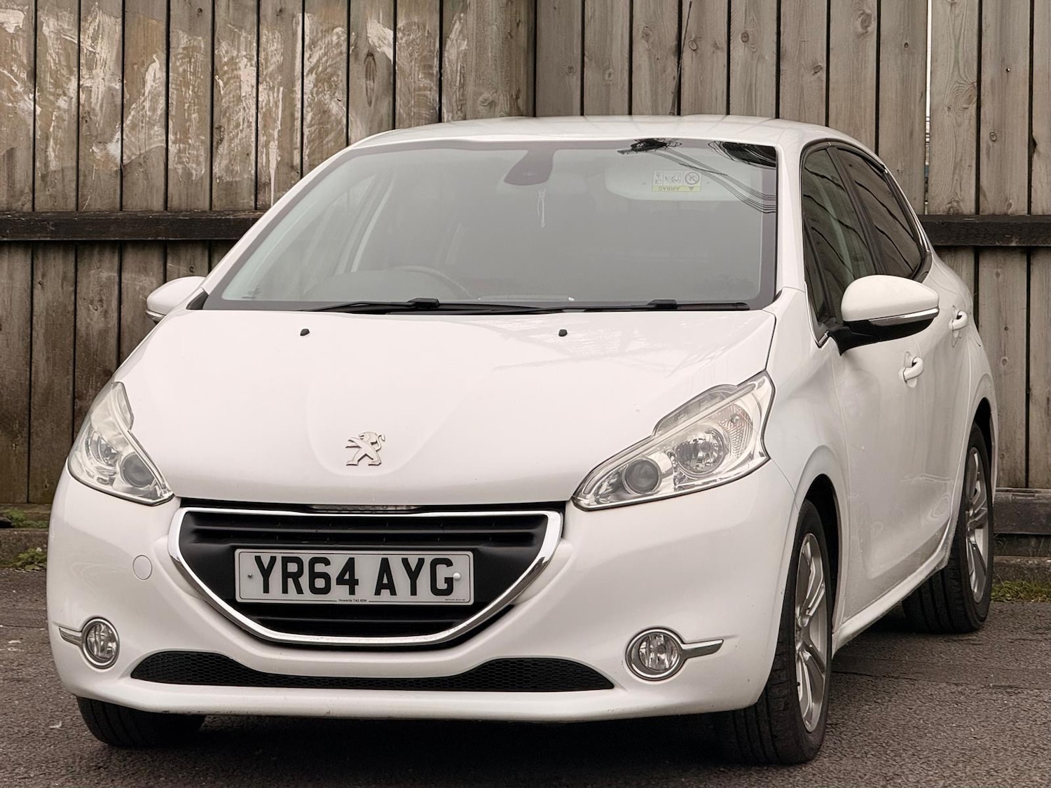Used Peugeot 208 2014 for sale - 77793086: Photo 8