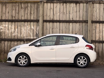 Used Peugeot 208 2016 for sale - 79000366: Photo