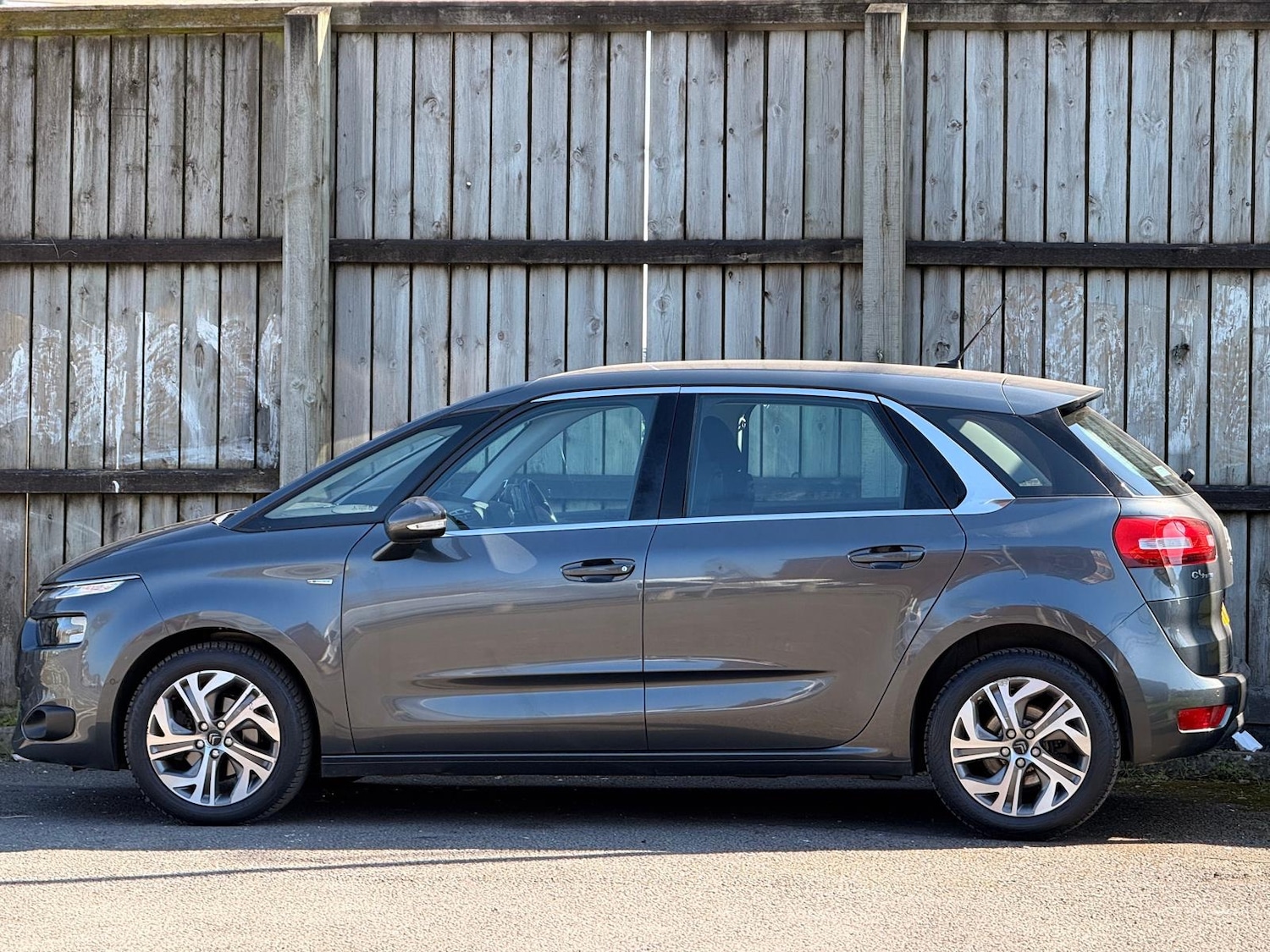 Used Citroen C4 Picasso 2015 for sale - 77947296: Photo 4