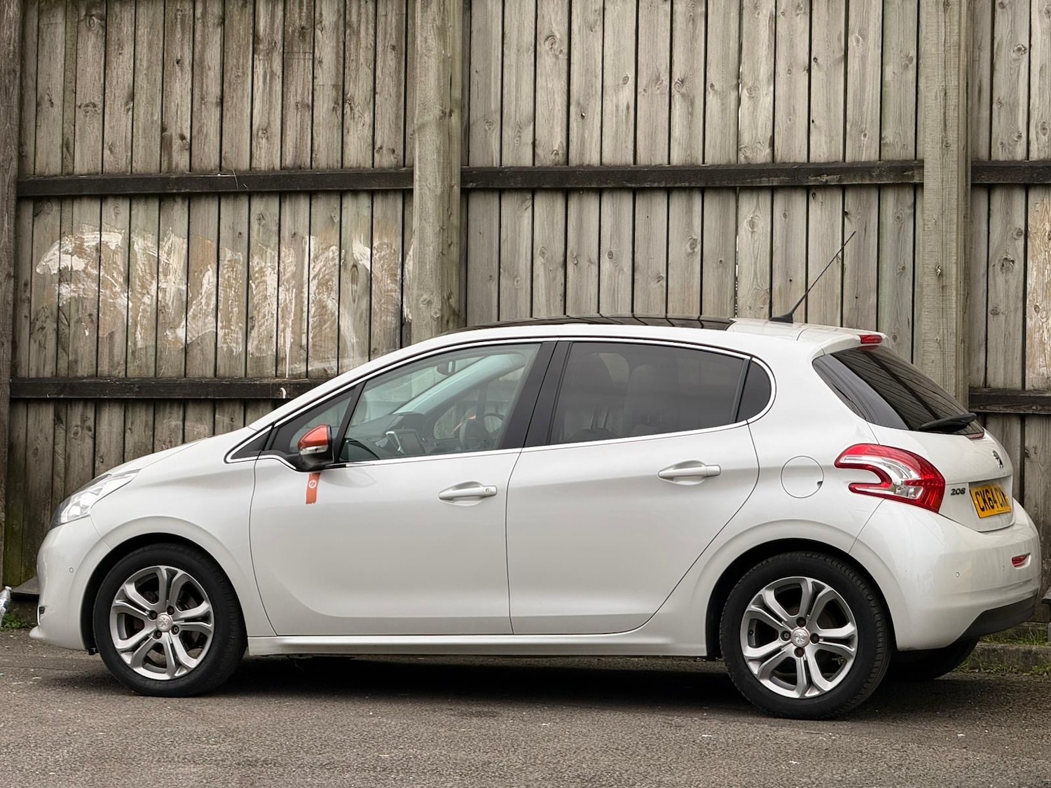 Used Peugeot 208 2014 for sale - 77745896: Photo 12