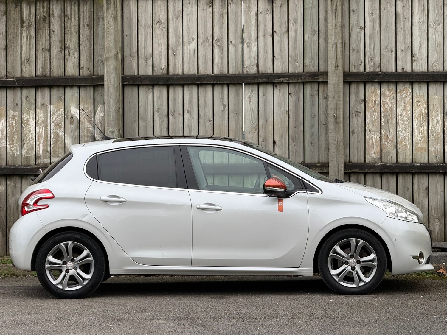 Used Peugeot 208 2014 for sale - 77745896: Photo 13