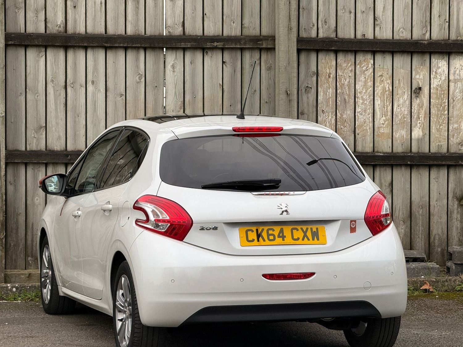 Used Peugeot 208 2014 for sale - 77745896: Photo 16