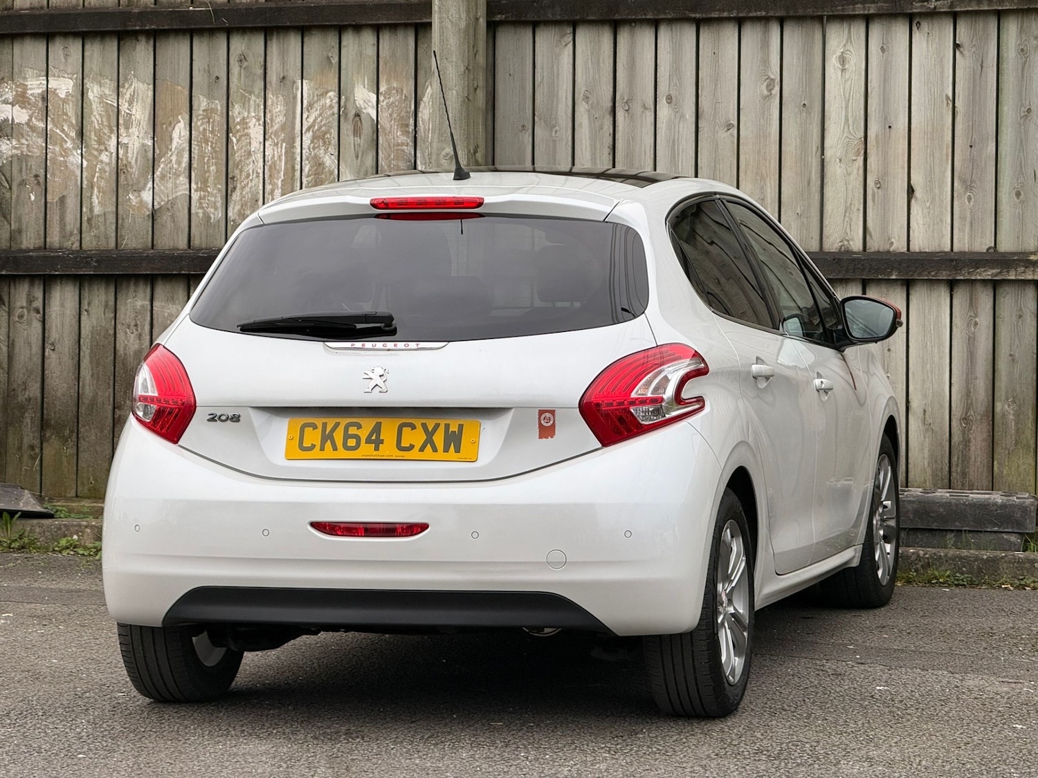 Used Peugeot 208 2014 for sale - 77745896: Photo 18