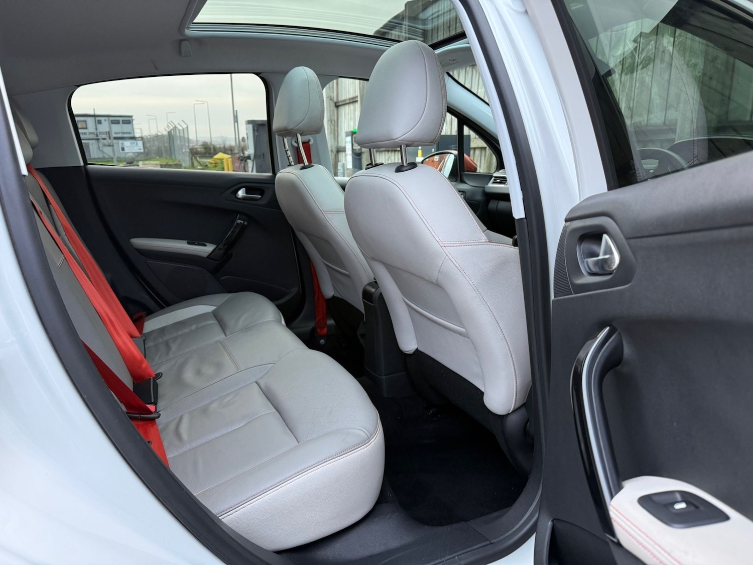 Used Peugeot 208 2014 for sale - 77745896: Photo 24