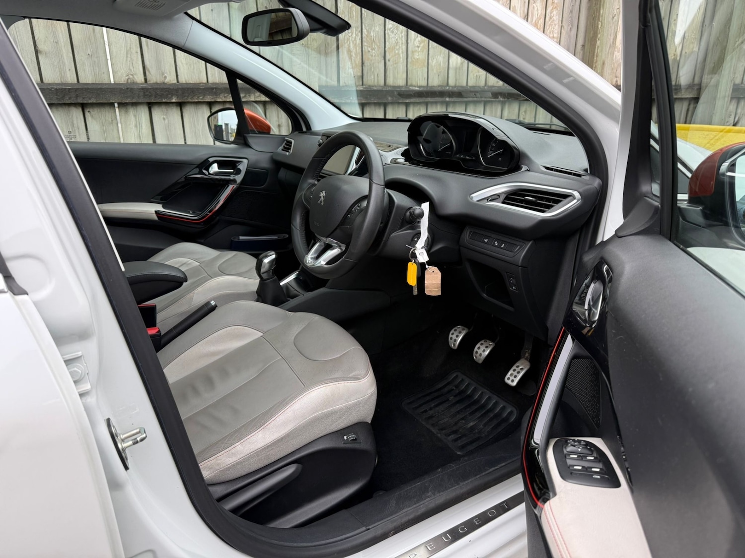 Used Peugeot 208 2014 for sale - 77745896: Photo 31