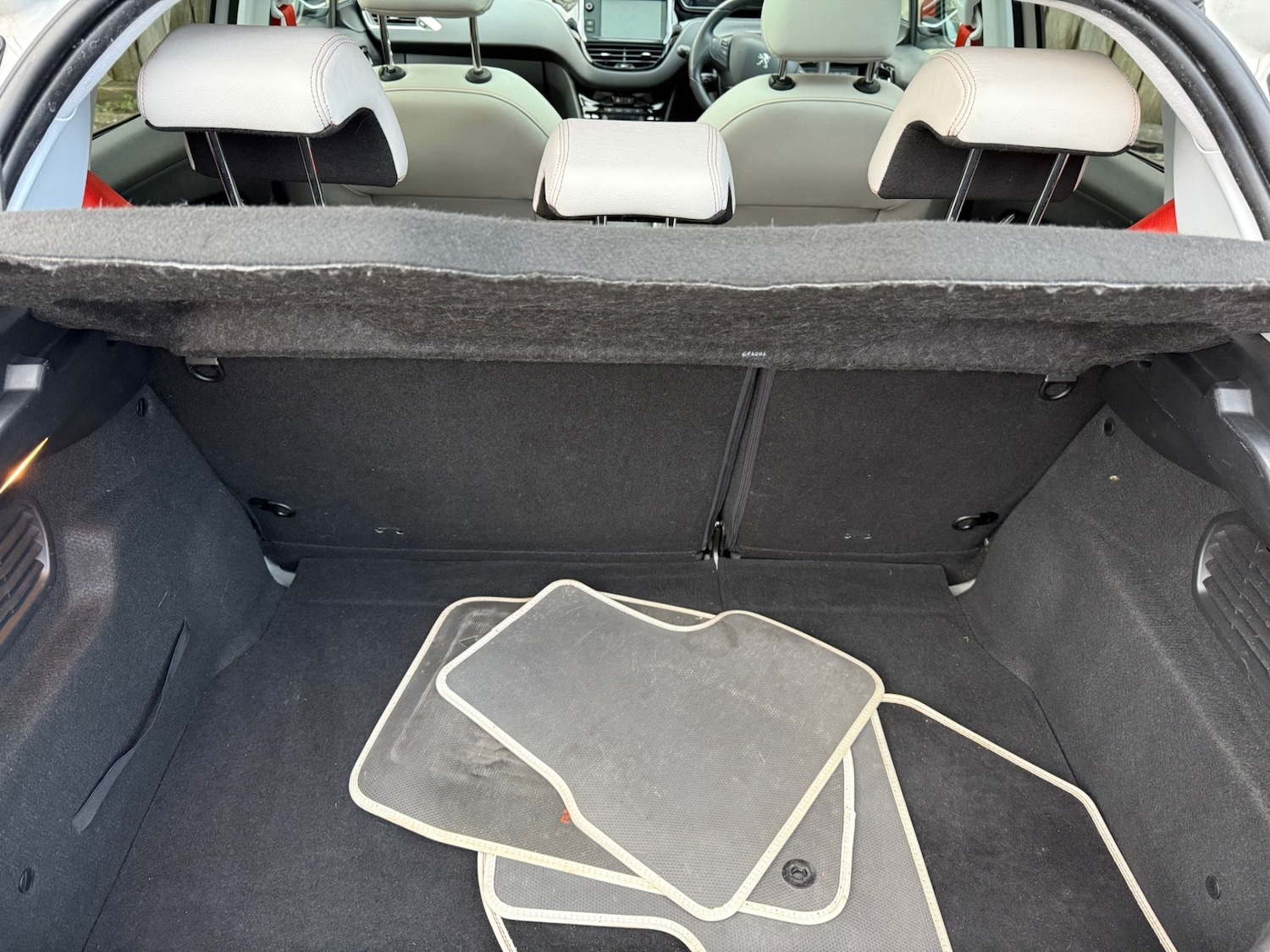 Used Peugeot 208 2014 for sale - 77745896: Photo 33