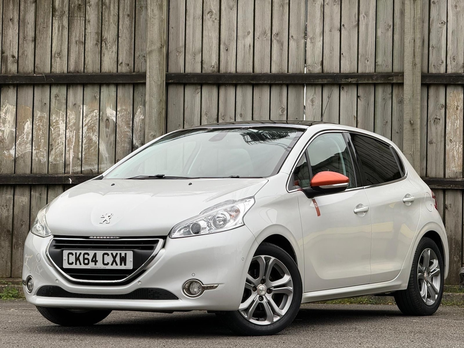 Used Peugeot 208 2014 for sale - 77745896: Photo 4