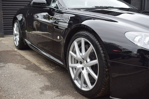 Used Aston Martin Vantage 2013 for sale - 76327954: Photo 17