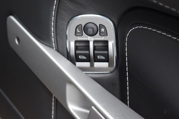 Used Aston Martin Vantage 2013 for sale - 76327954: Photo 32