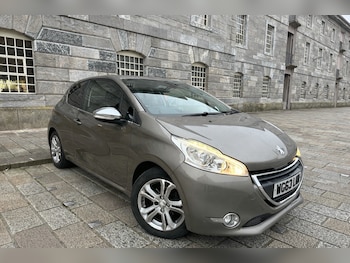 Used Peugeot 208 2014 for sale - 77669191: Photo
