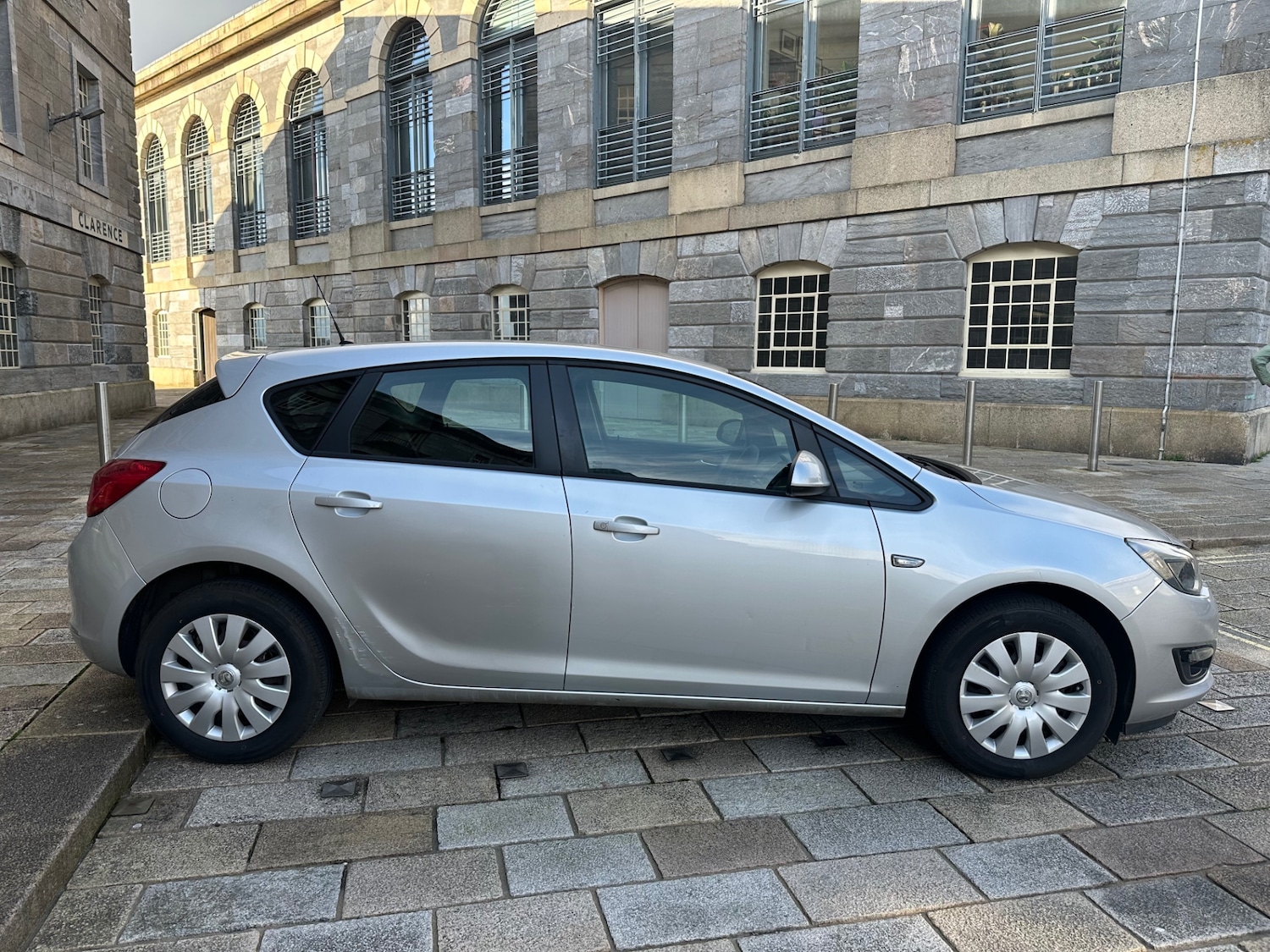 Used Vauxhall Astra 2013 for sale - 77822178: Photo 2