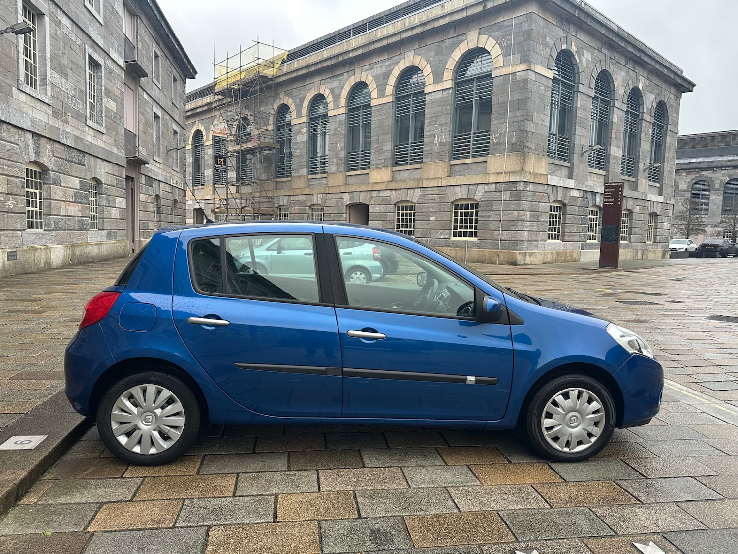 Used Renault Clio 2010 for sale - 77033694: Photo 2