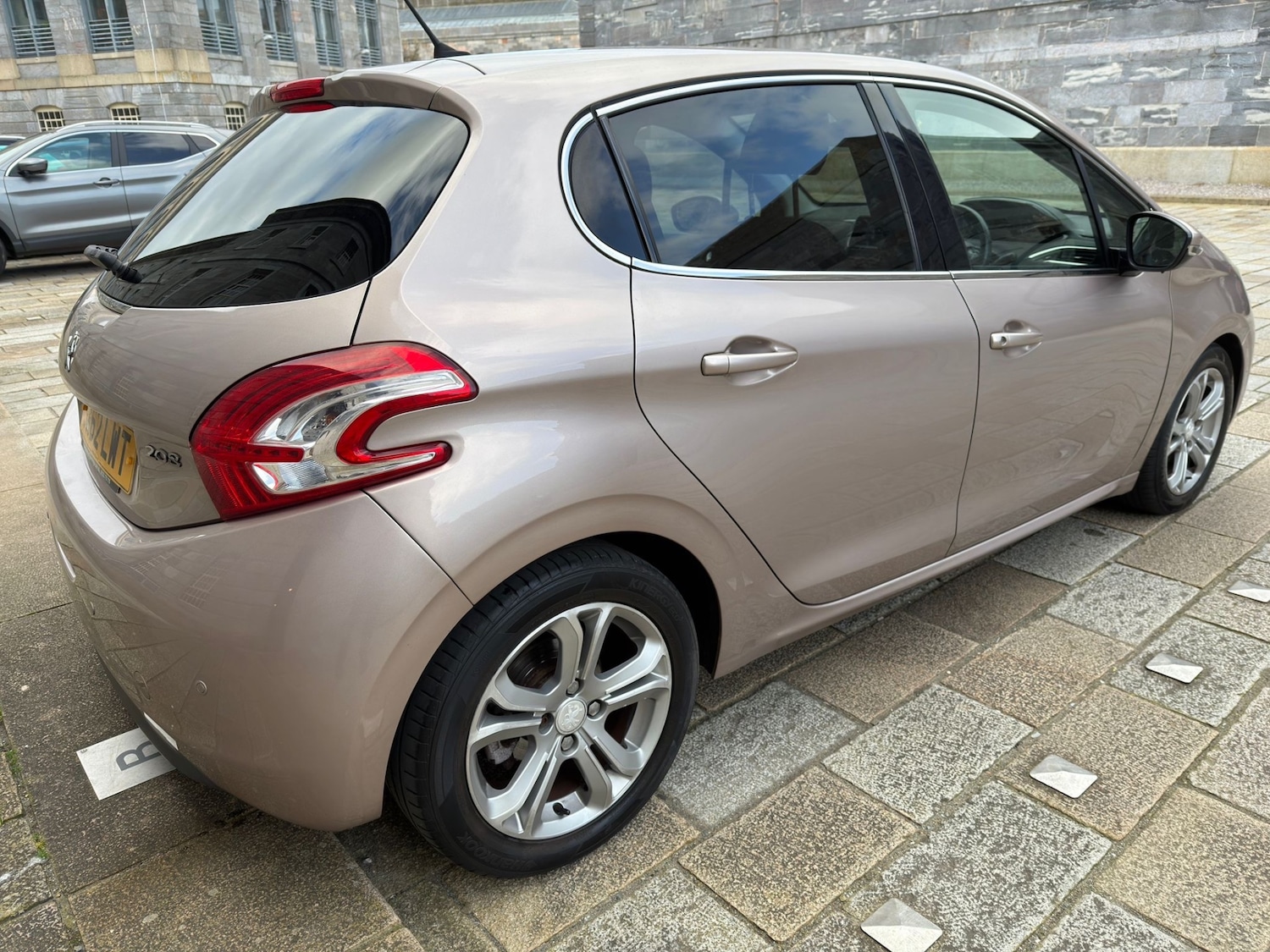 Used Peugeot 208 2012 for sale - 77864477: Photo 3