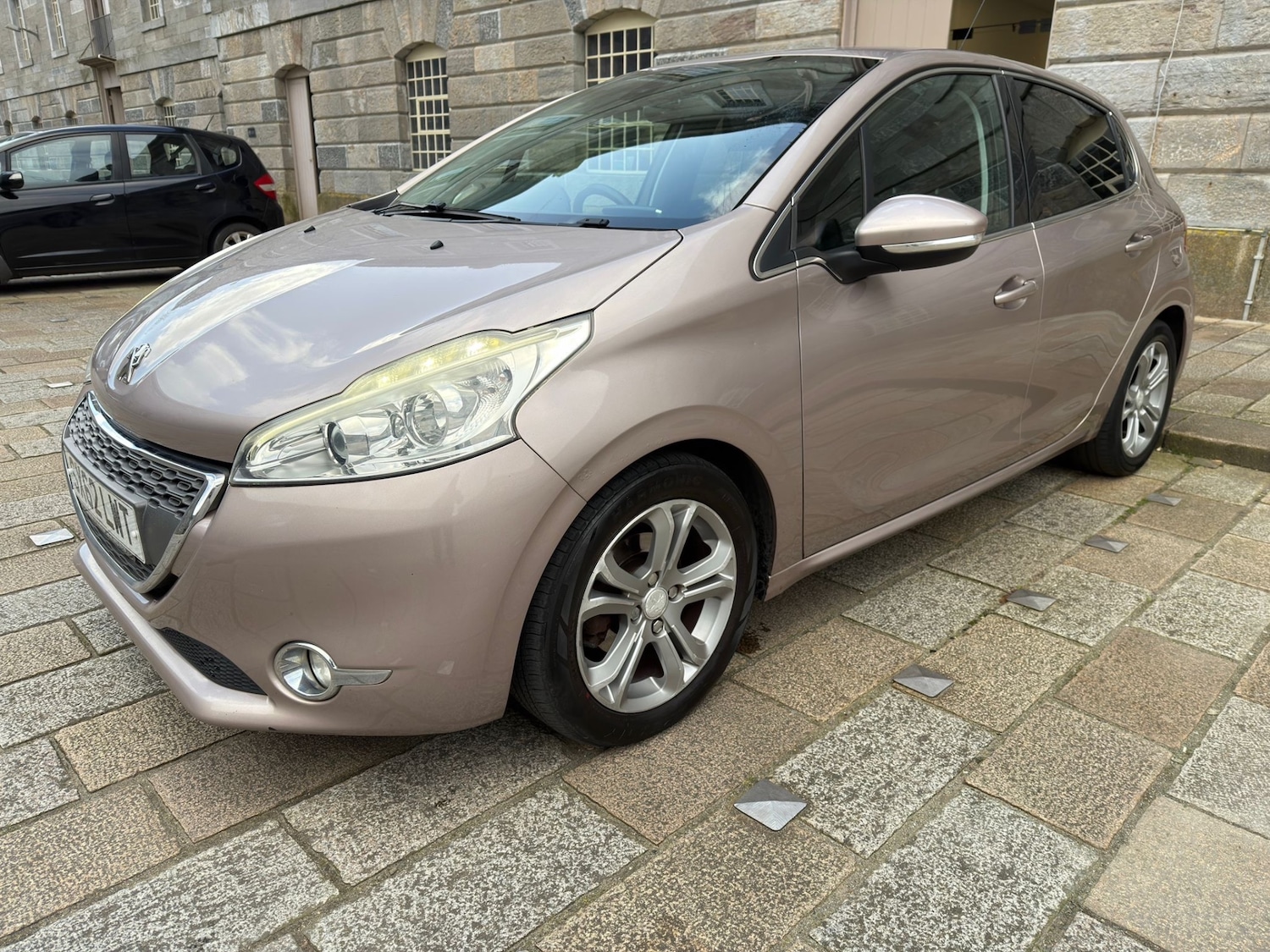 Used Peugeot 208 2012 for sale - 77864477: Photo 6
