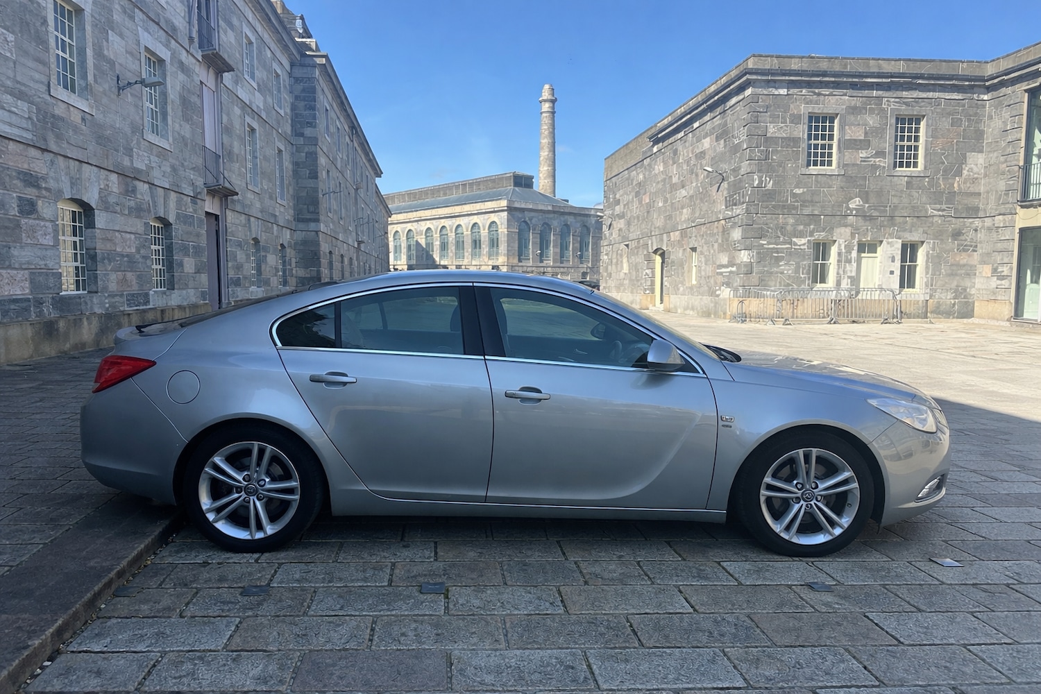 Used Vauxhall Insignia 2011 for sale - 78112657: Photo 2
