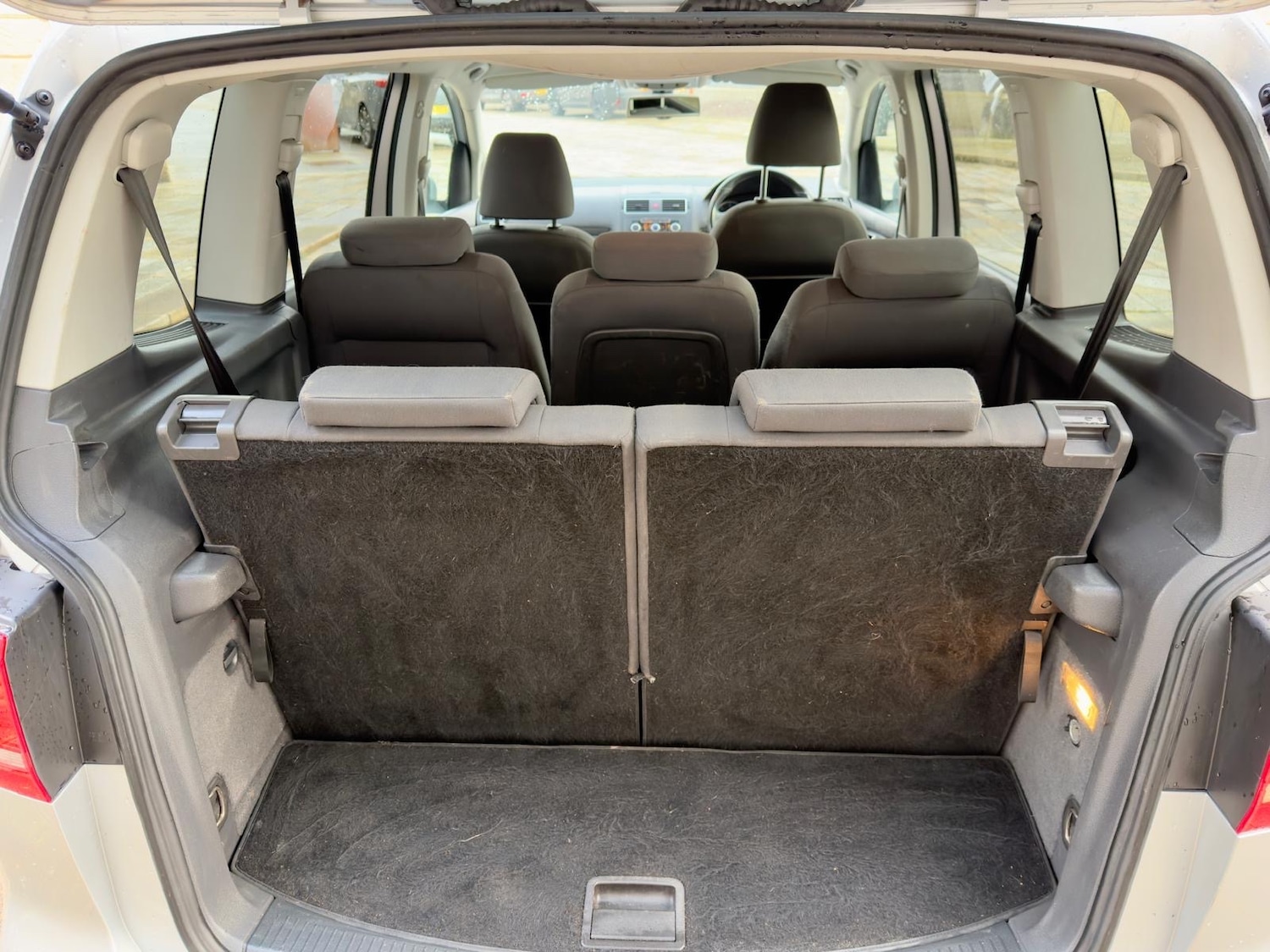 Used Volkswagen Touran 2012 for sale - 77297977: Photo 11