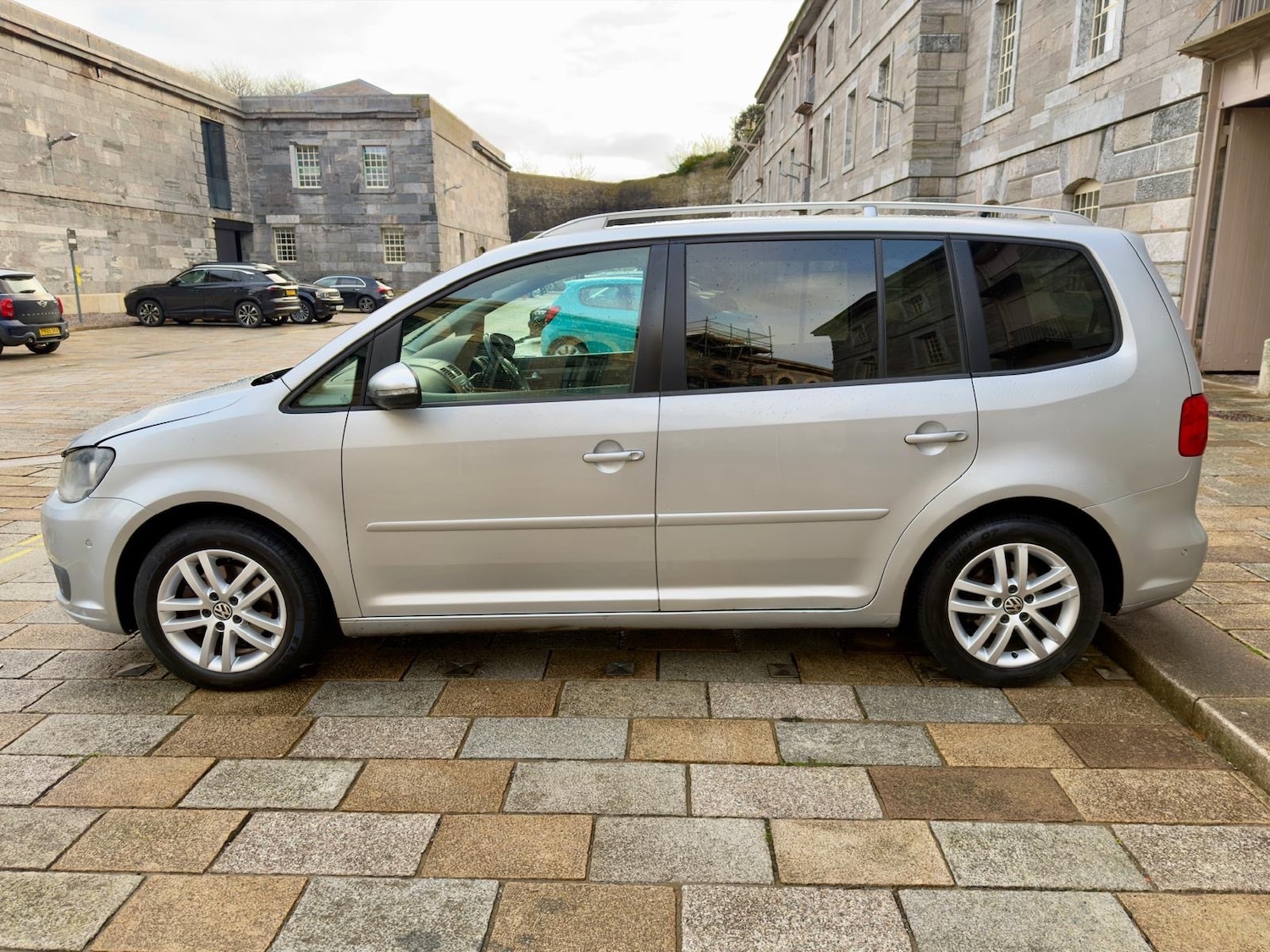 Used Volkswagen Touran 2012 for sale - 77297977: Photo 6