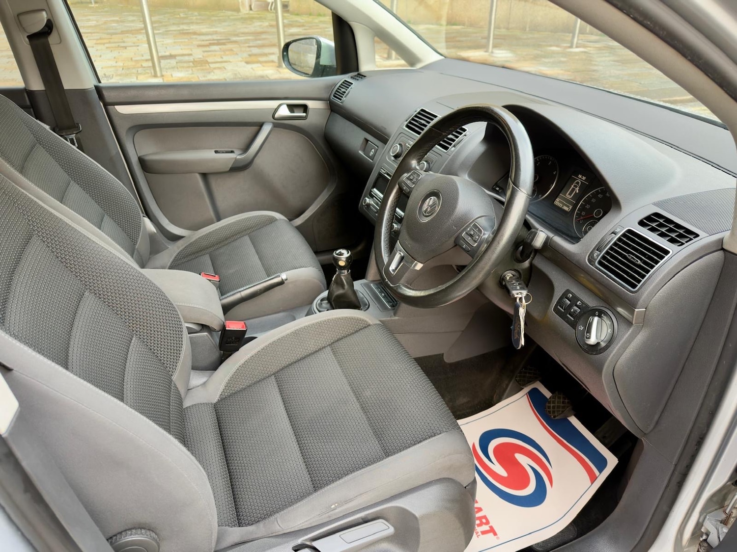 Used Volkswagen Touran 2012 for sale - 77297977: Photo 9