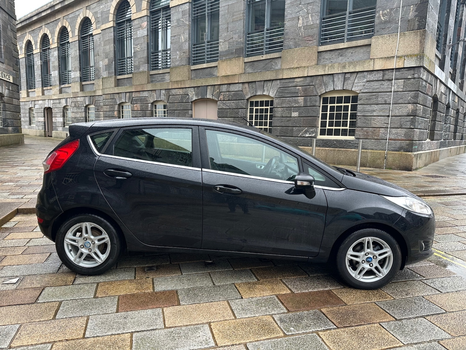 Used Ford Fiesta 2013 for sale - 77601854: Photo 2