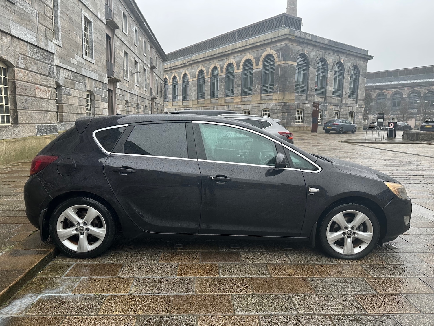 Used Vauxhall Astra 2010 for sale - 77704207: Photo 2