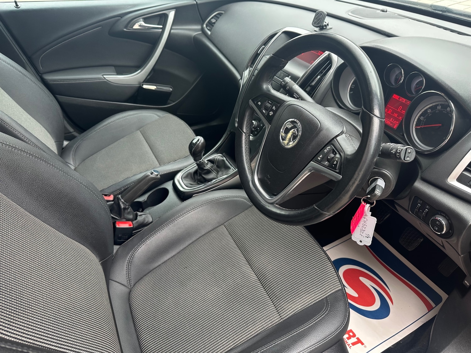 Used Vauxhall Astra 2012 for sale - 78112691: Photo 9