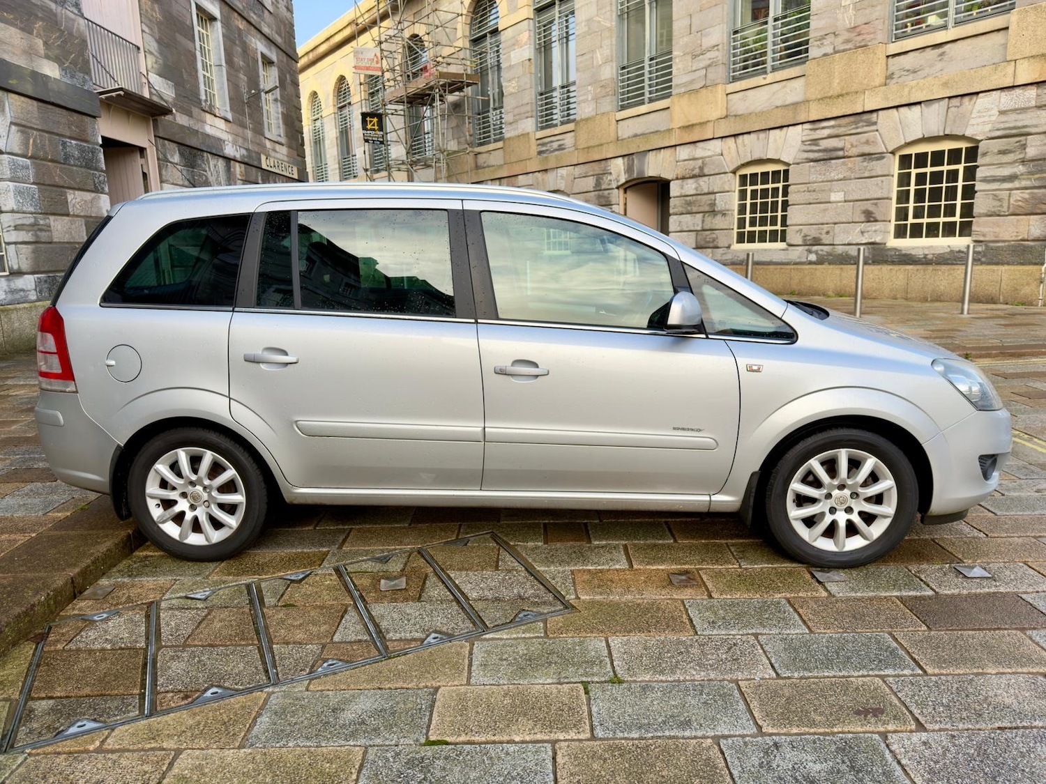 Used Vauxhall Zafira 2011 for sale - 77296570: Photo 2