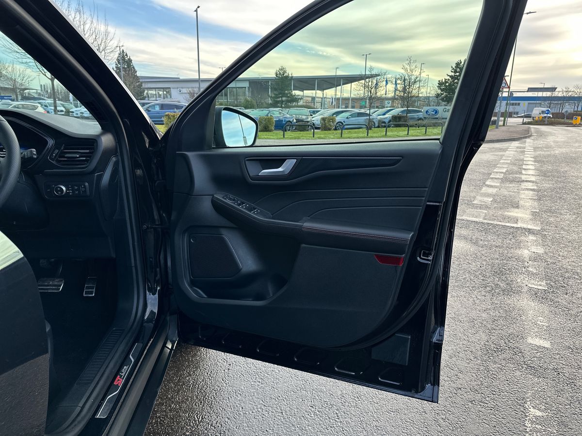 Used Ford Kuga 2023 for sale - 76861803: Photo 35