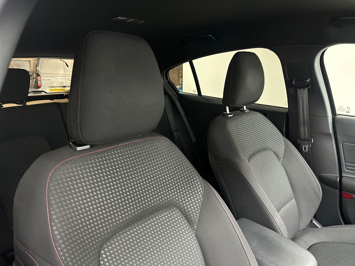 Used Ford Focus 2021 for sale - 77070927: Photo 12