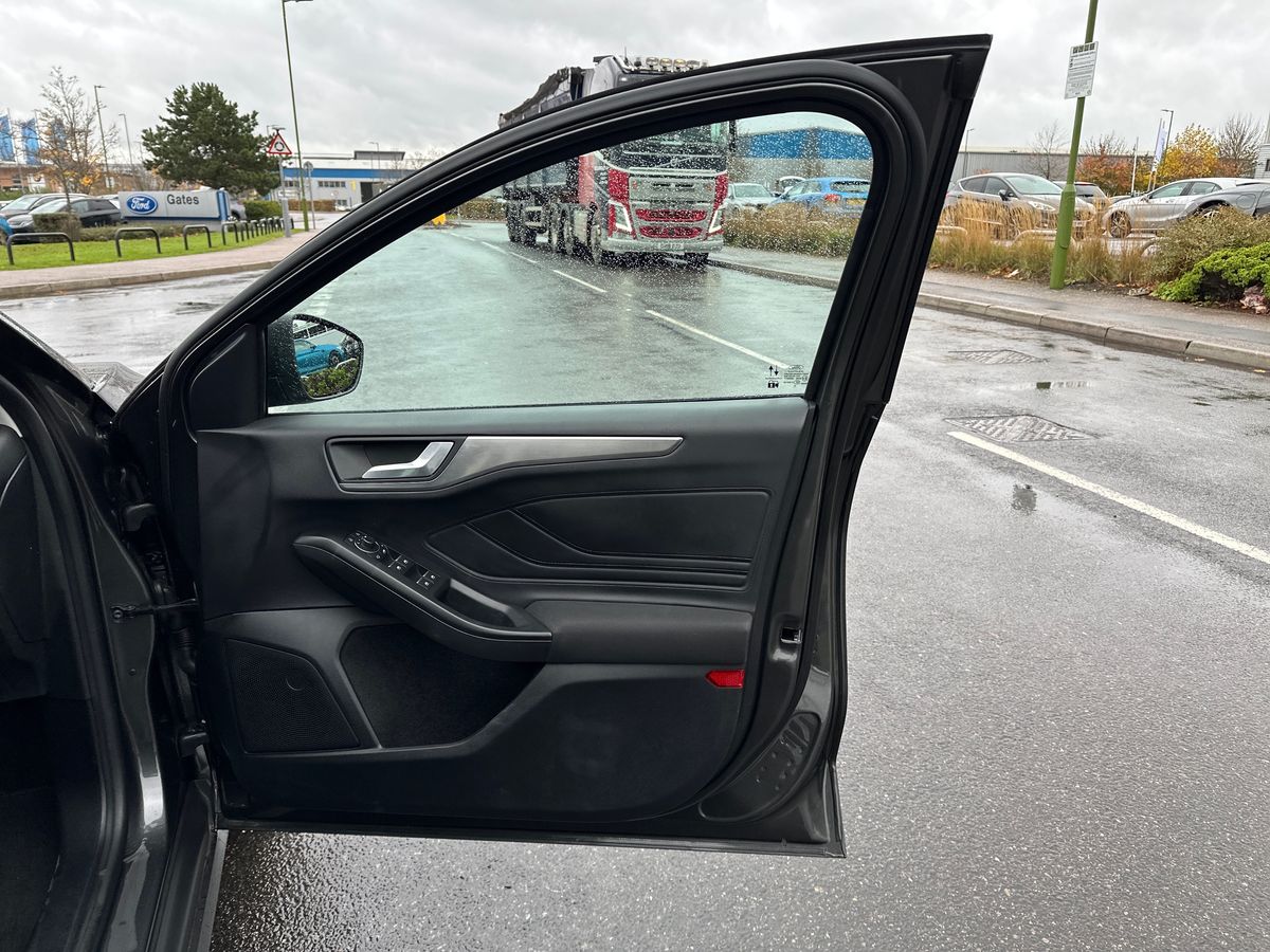 Used Ford Focus 2023 for sale - 76475084: Photo 35