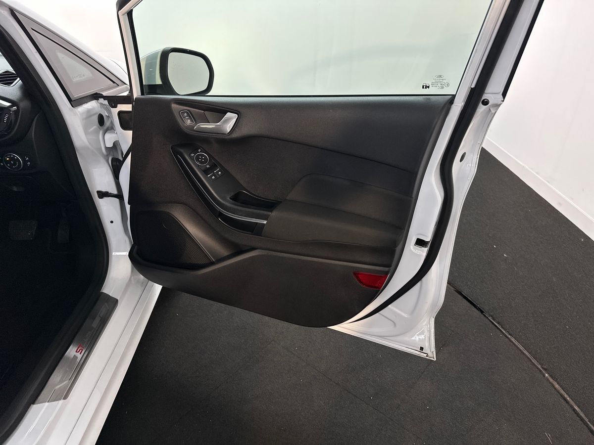 Used Ford Fiesta 2018 for sale - 76623519: Photo 35