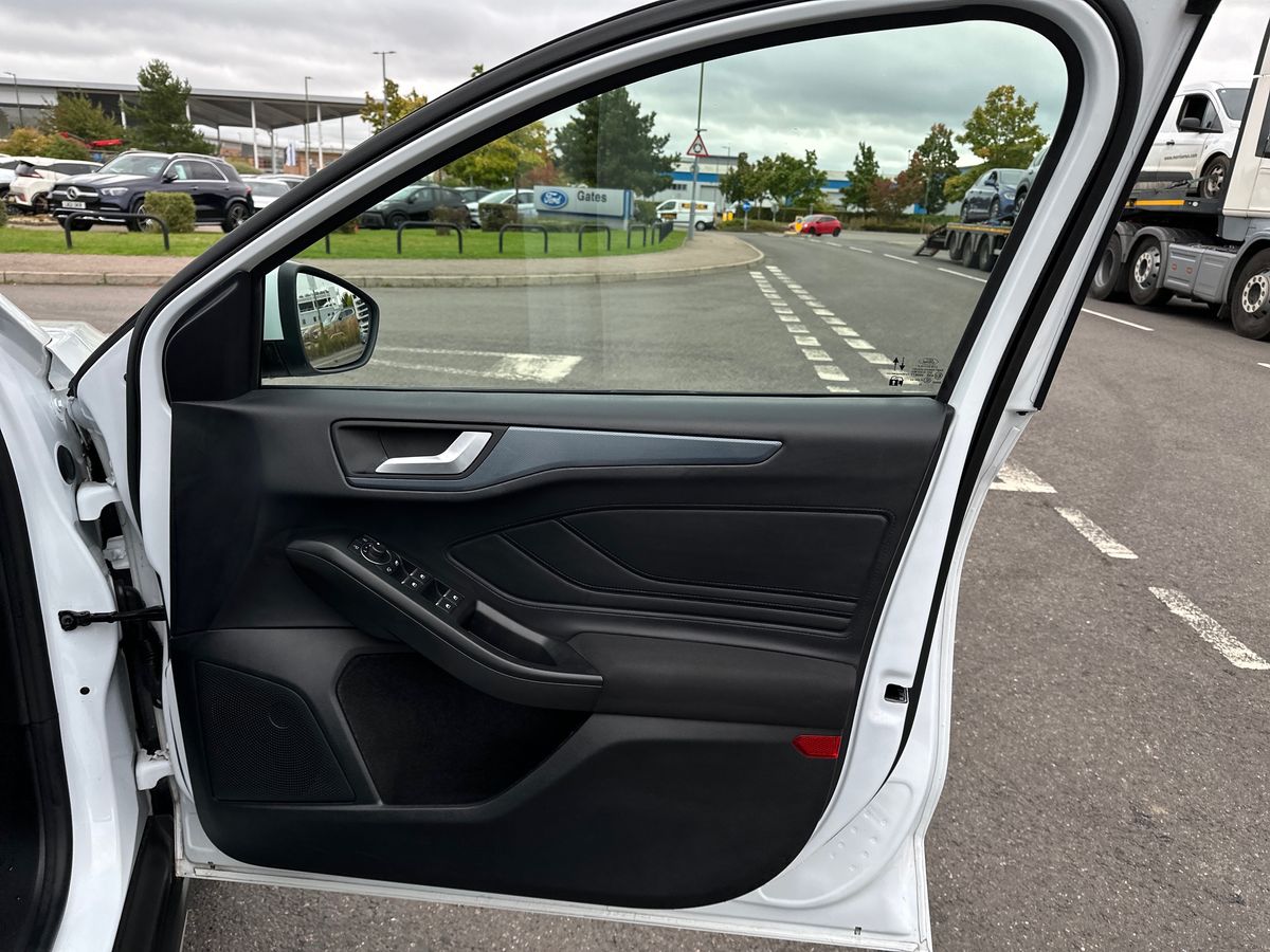 Used Ford Focus 2022 for sale - 76539856: Photo 35