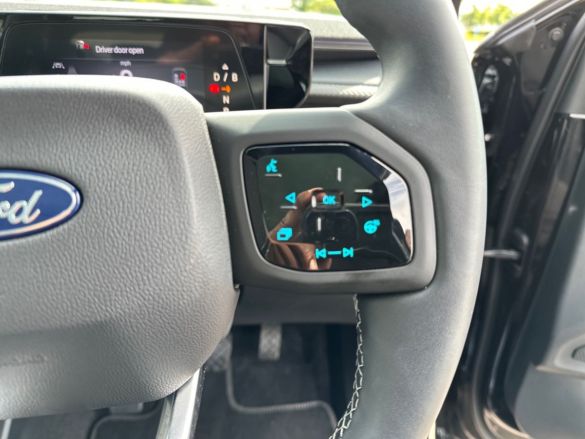 Used Ford Explorer 2024 for sale - 76355079: Photo 27