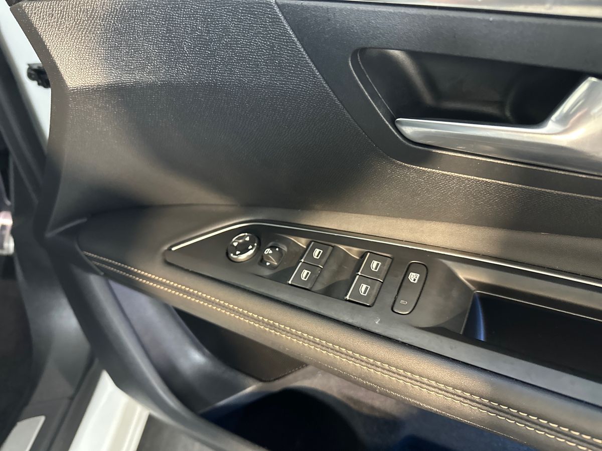 Used Peugeot 3008 2023 for sale - 76960197: Photo 25