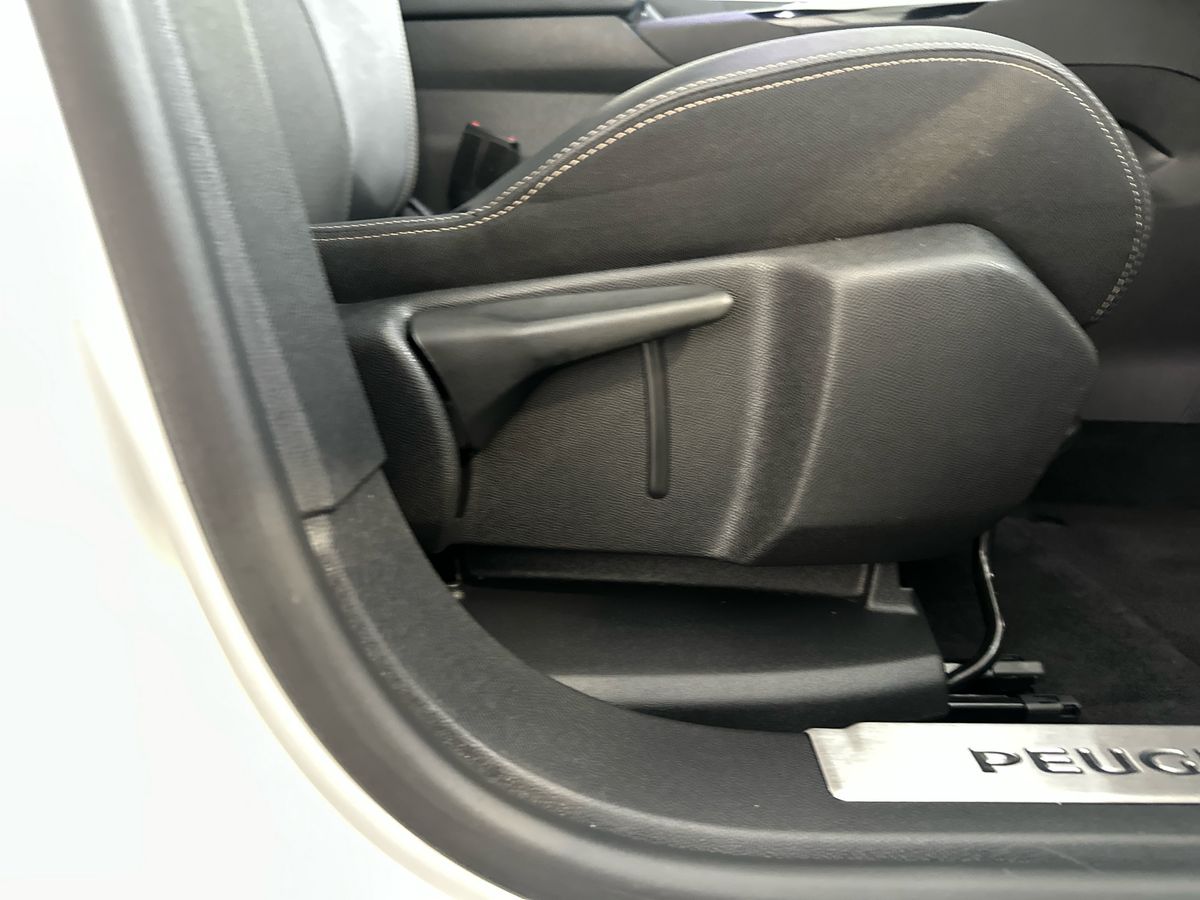 Used Peugeot 3008 2023 for sale - 76960197: Photo 30