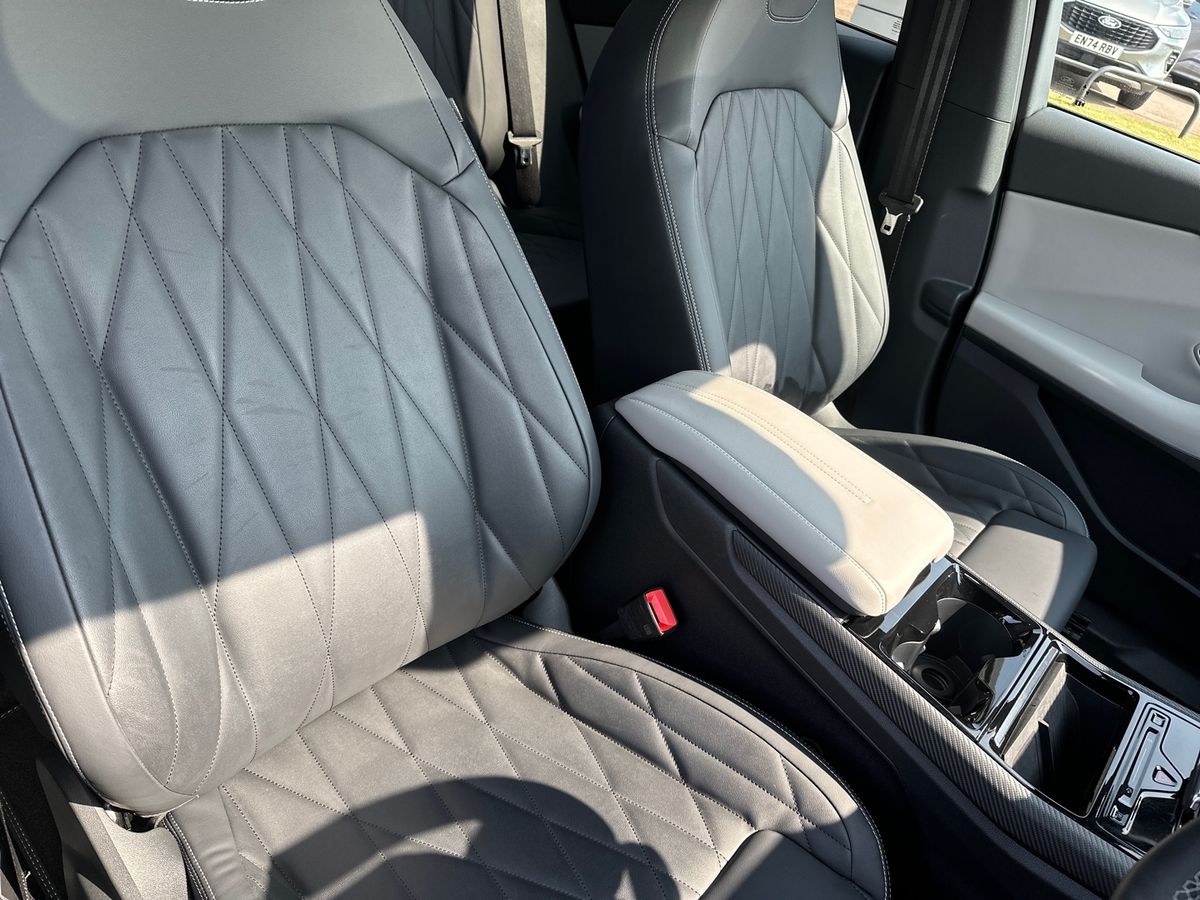 2024 Ford Explorer 5Dr Premium Extended Range 2WD Auto Estate Electric Automatic - Picture 12 of 24