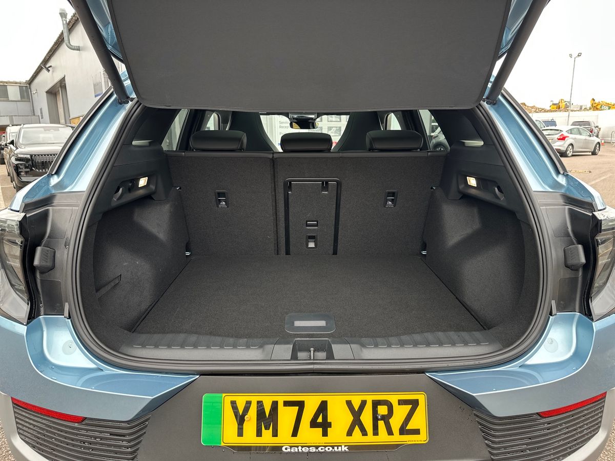 Used Ford Explorer 2024 for sale - 76540150: Photo 34