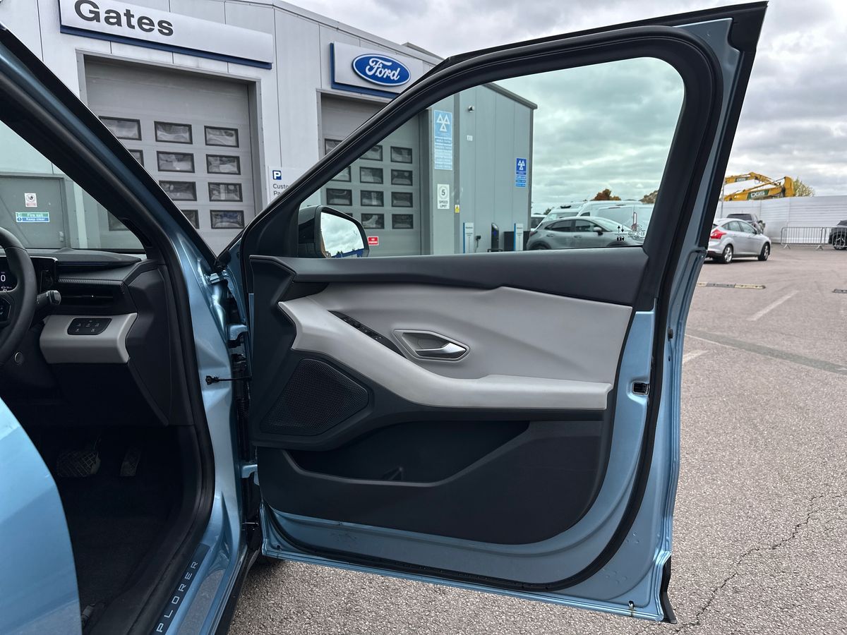 Used Ford Explorer 2024 for sale - 76540150: Photo 35