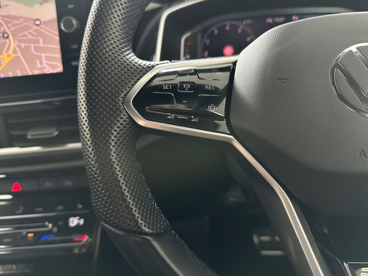 Used Volkswagen T-Roc 2023 for sale - 77848036: Photo 26