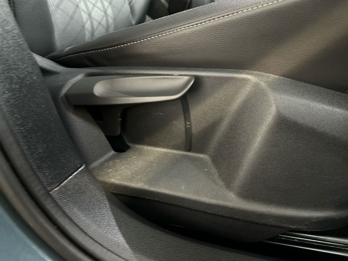 Used Volkswagen T-Roc 2023 for sale - 77848036: Photo 30